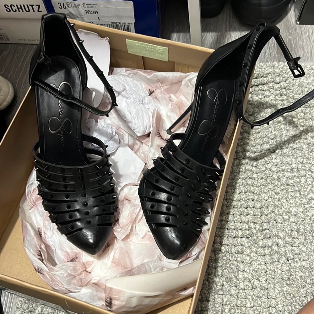 High heel sandals